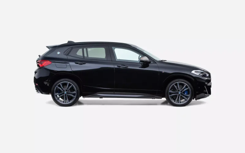 BMW X2, widok z boku