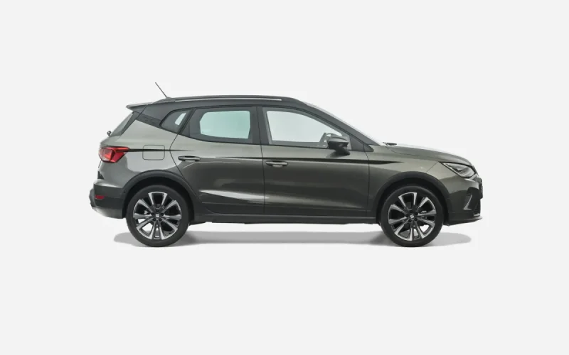 Seat Arona, widok z boku